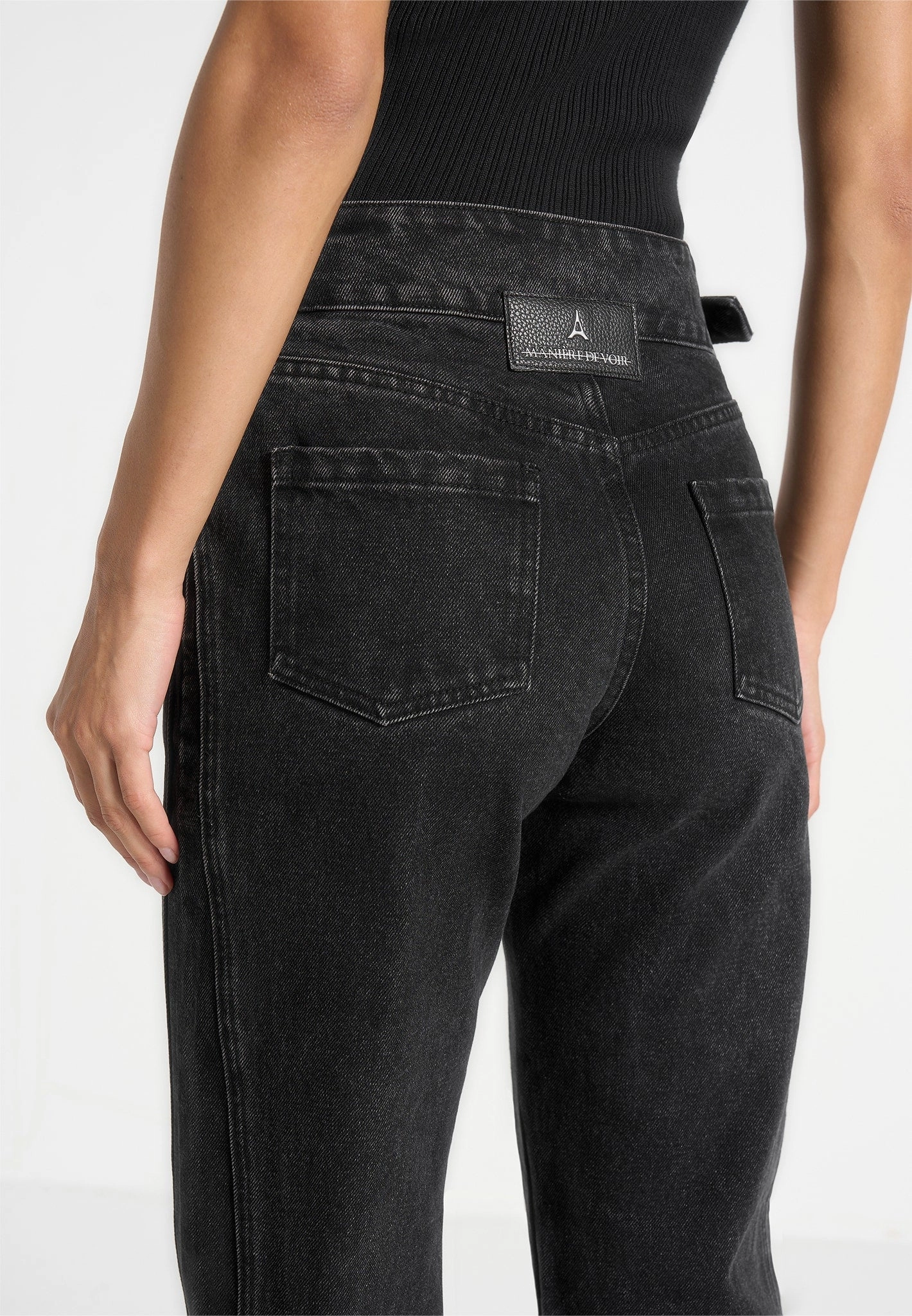Barrel Leg Construction Loane - Twist Leg Boyfriend Jeans With Waist Adjuster - Washed Black