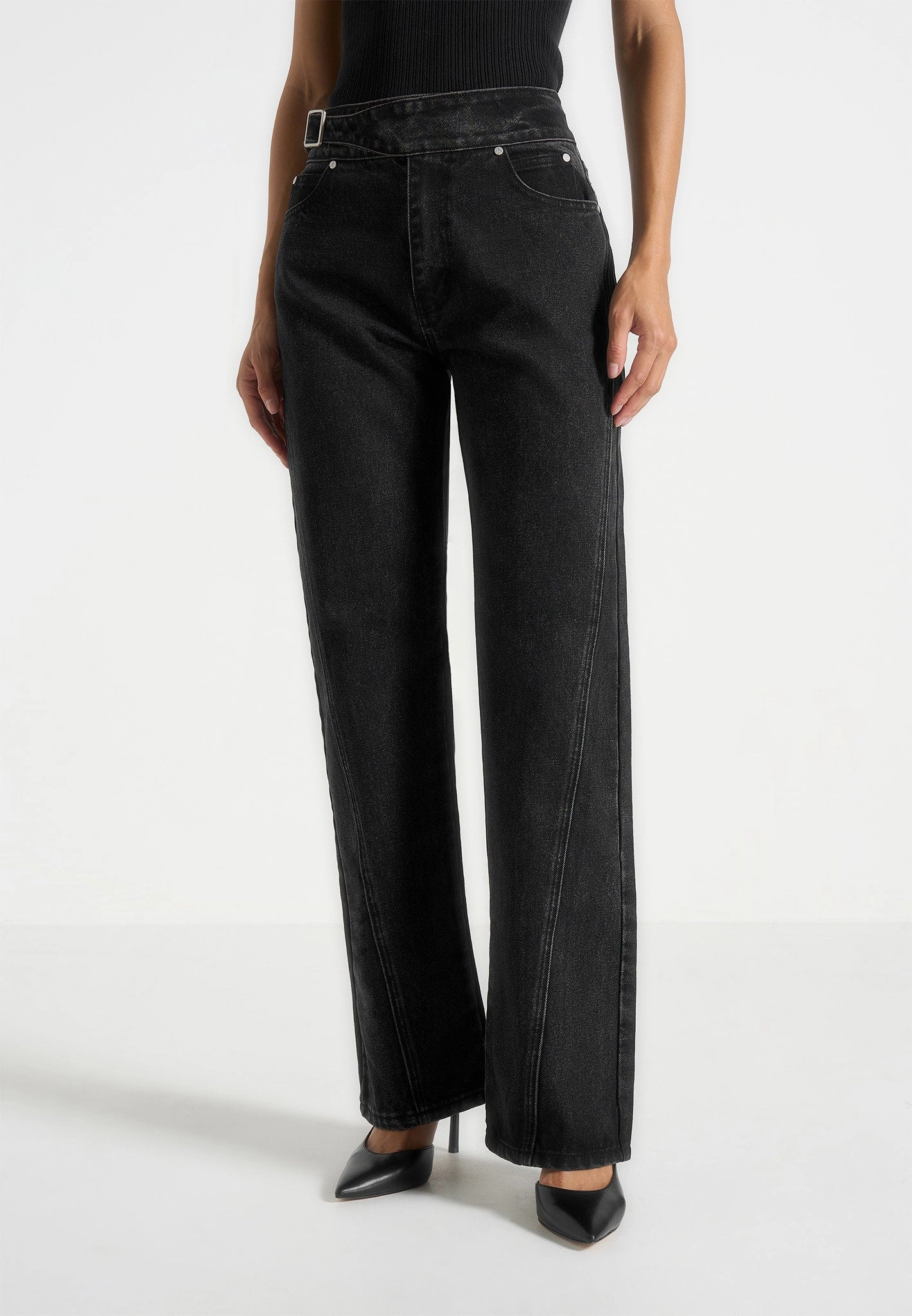 Loane - Twist Leg Boyfriend Jeans With Waist Adjuster - Washed Black Relaxed Feel Slim Modern