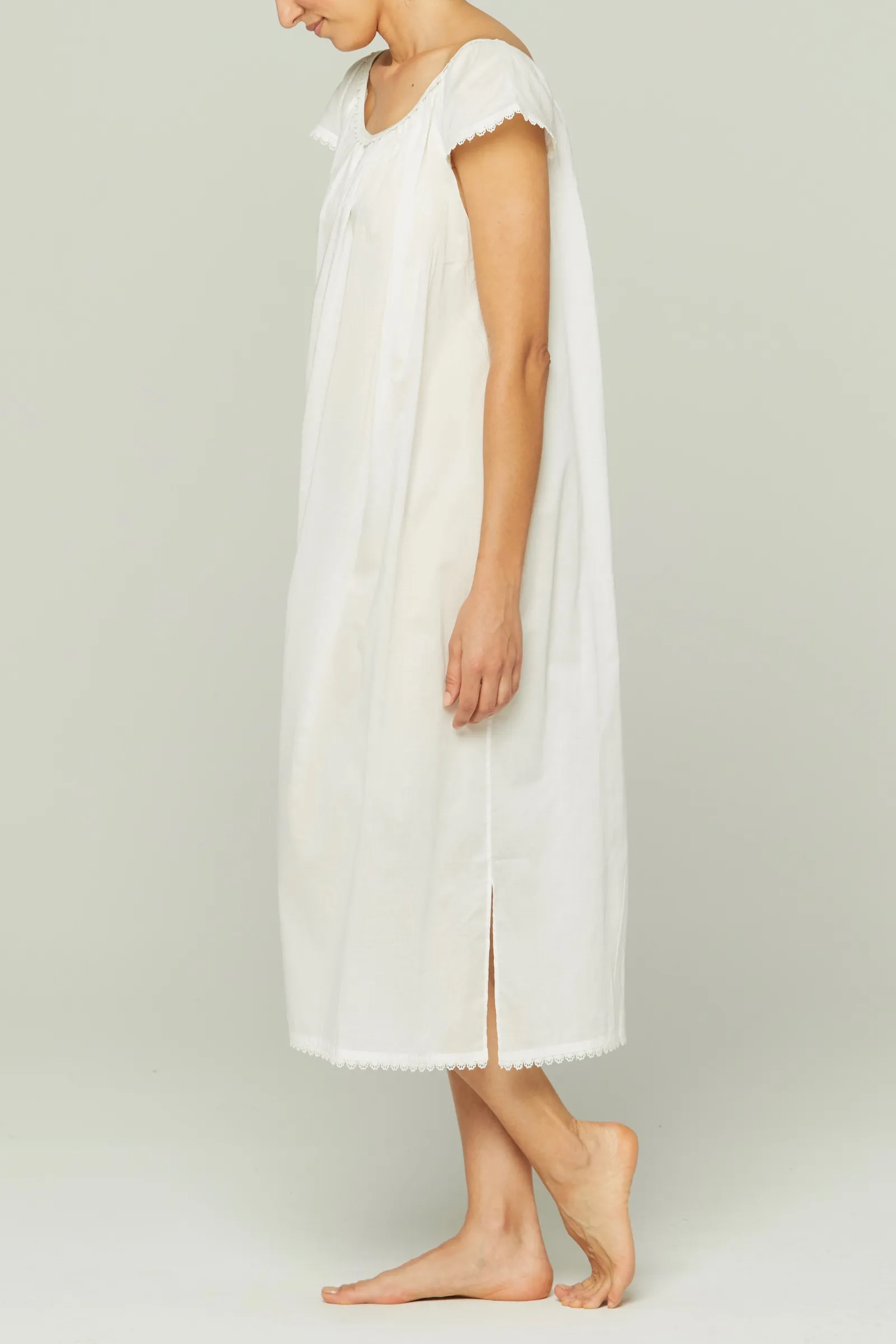Long Cotton Nightgown with Flower Trim - White