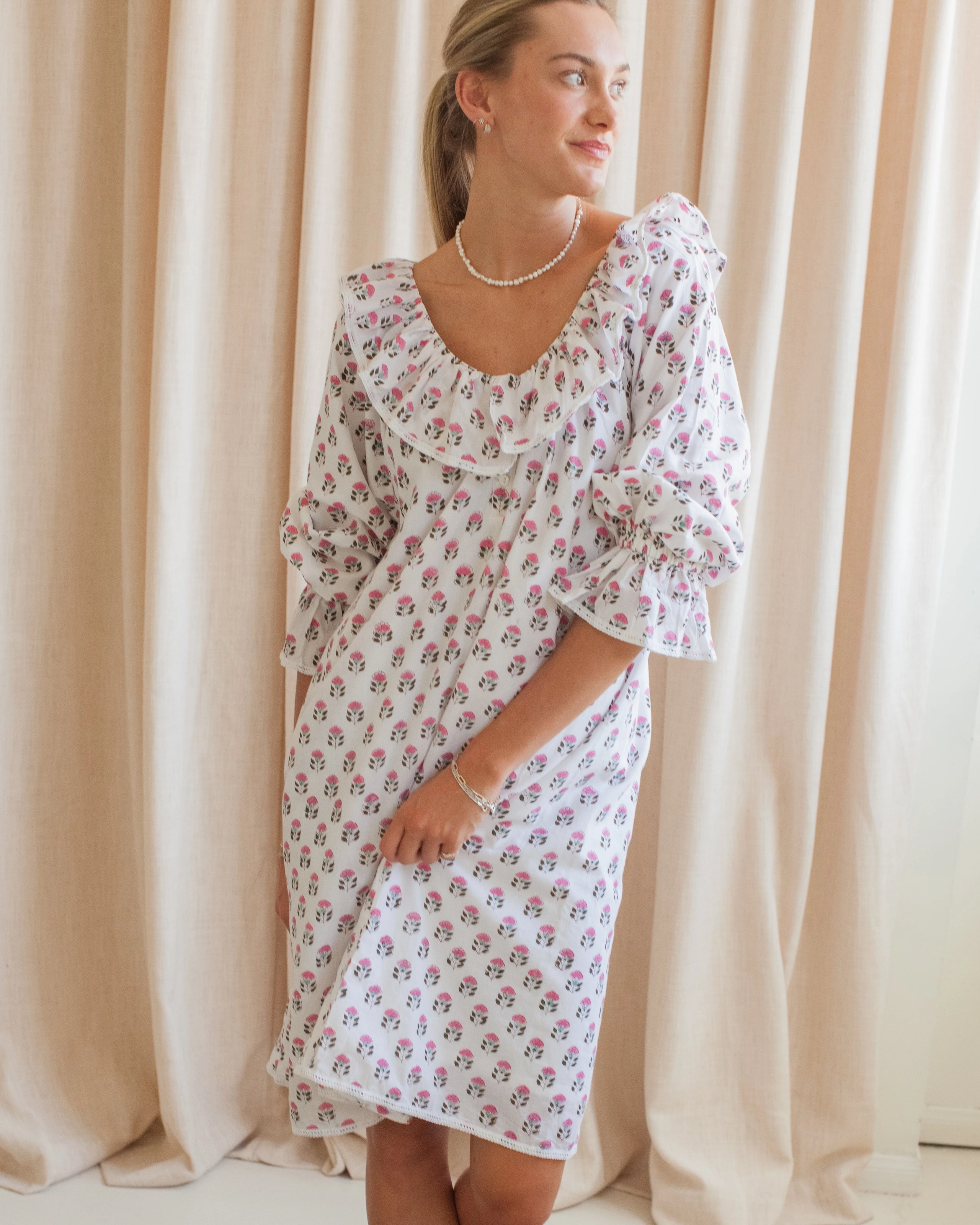 Vibrant fit Maison de Fr??d??ric Bennet House Dress- Pink
