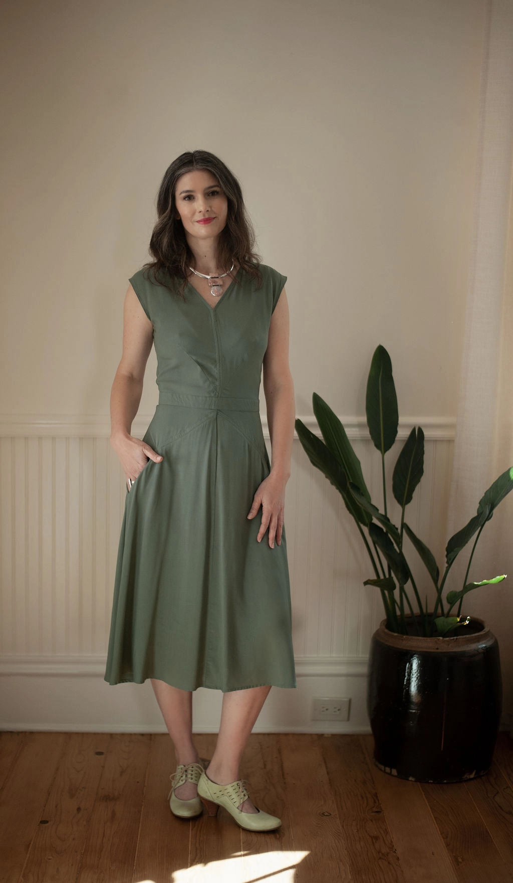Xena Dress in Sage Green Challis ContrastStitching Tailored Comfort