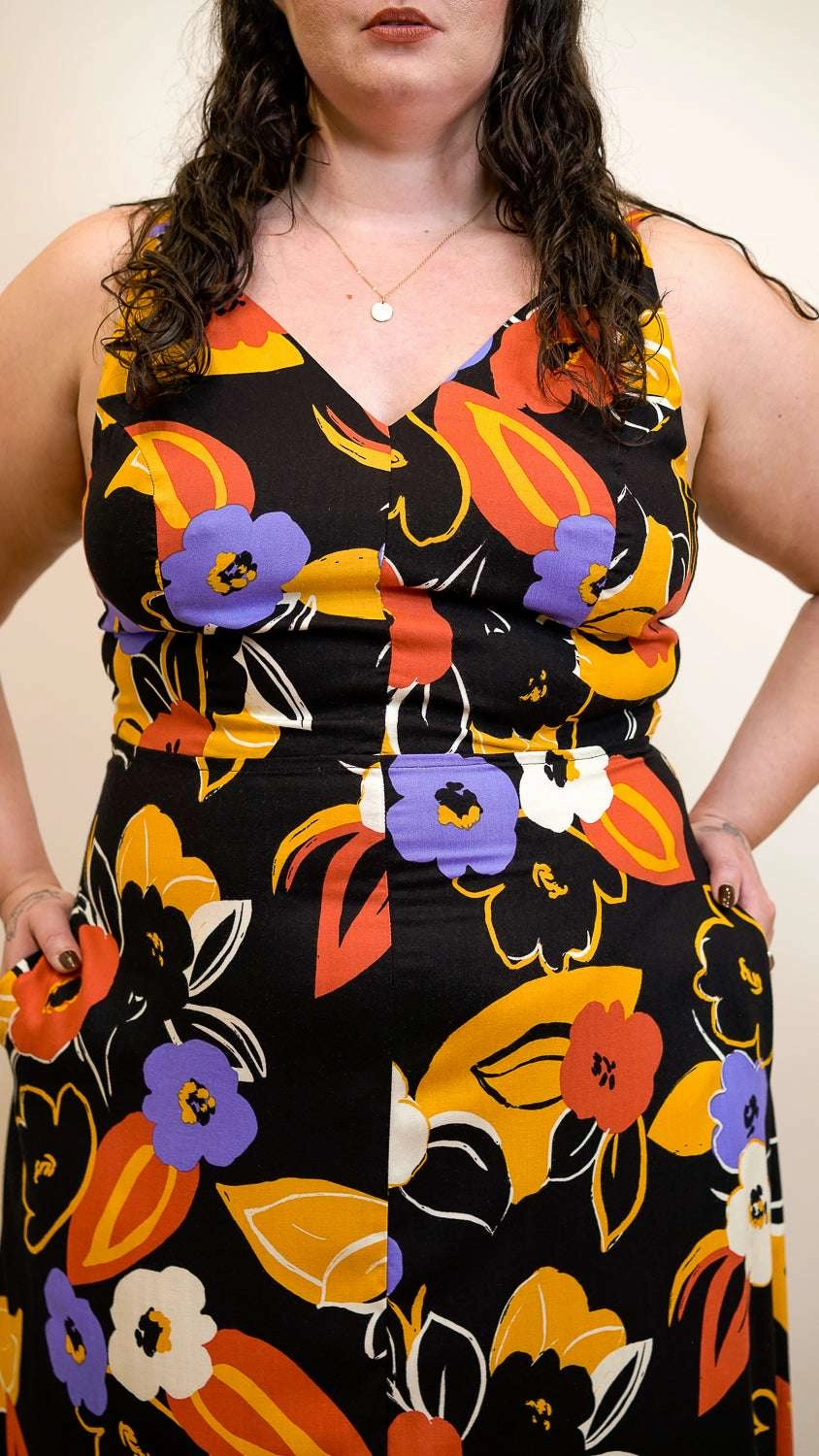 Meadow Dress in Abstract Floral Chic beachwear dress