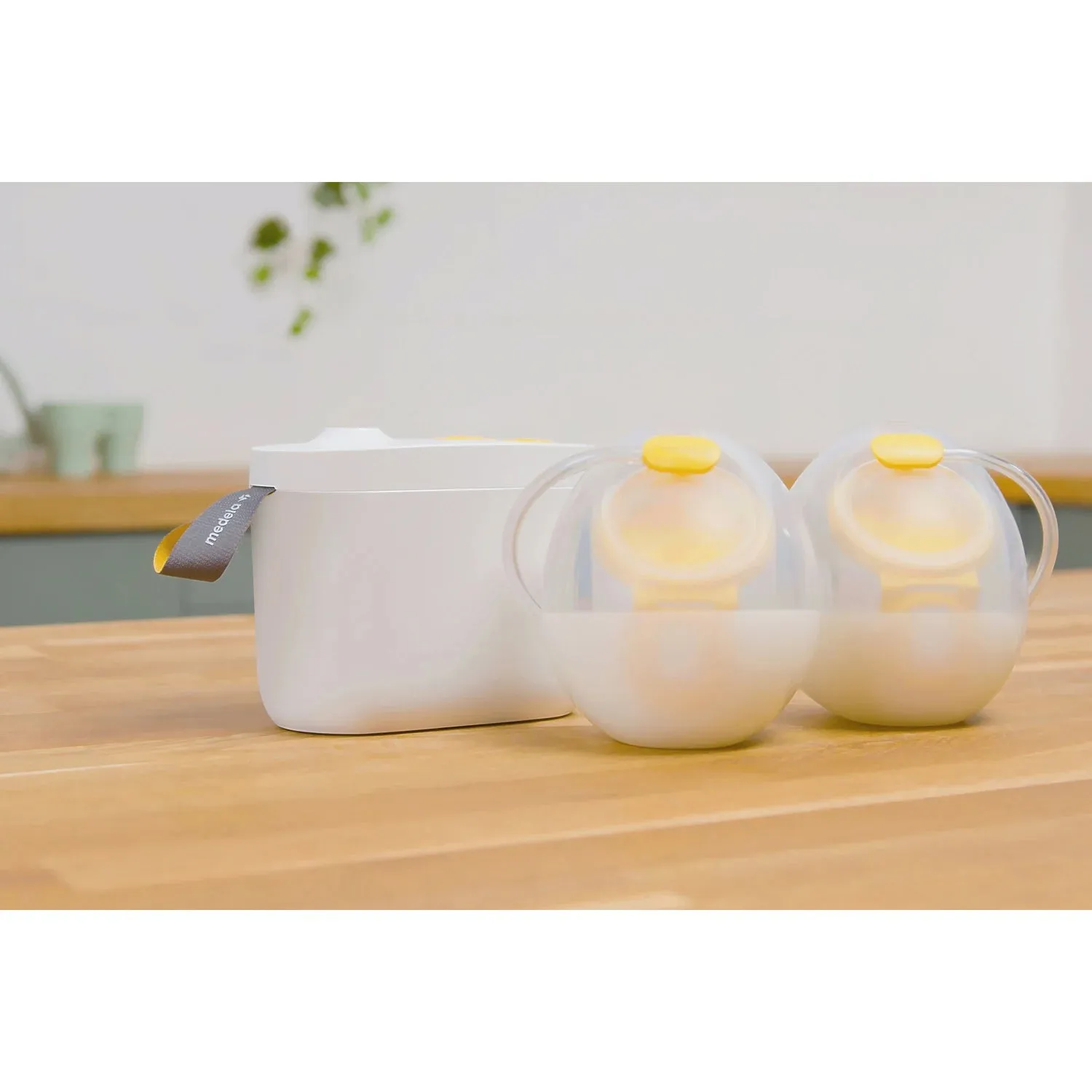 Medela Pump in Style Hands-free Breast Pump
