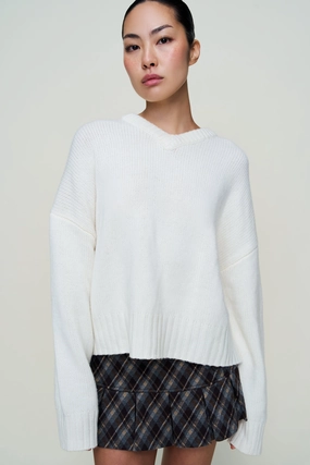 Temperature Regulating Knit Smooth Seam Joni Cashmere V-Neck Jumper