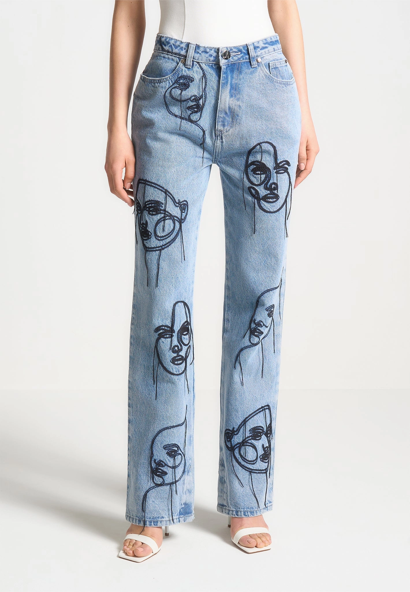 Casual Classic Audrey - Line Art Straight Leg Jeans - Mid Blue