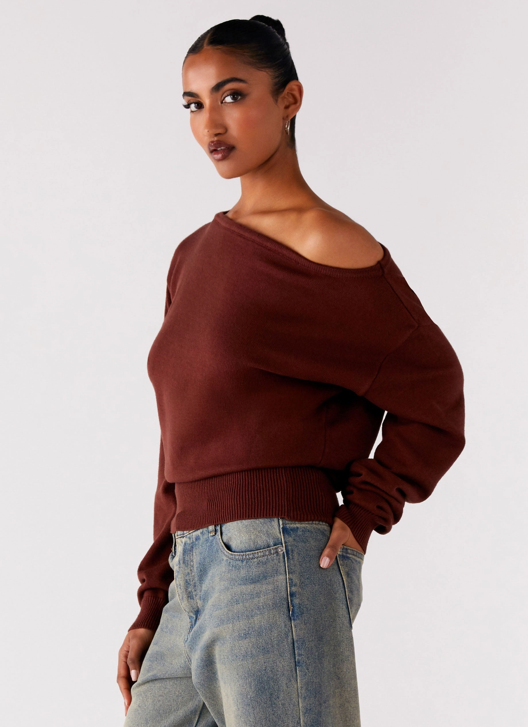 Clean Edge Piece Non Bulky Insulation Jaelin Asymmetric Top - Chocolate