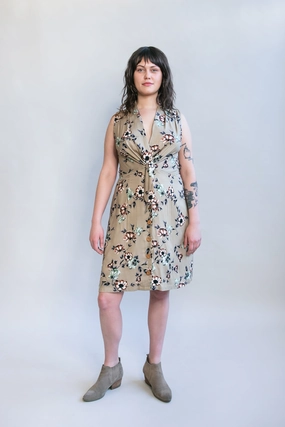 Paloma Dress in Taupe Floral Edgy-Look