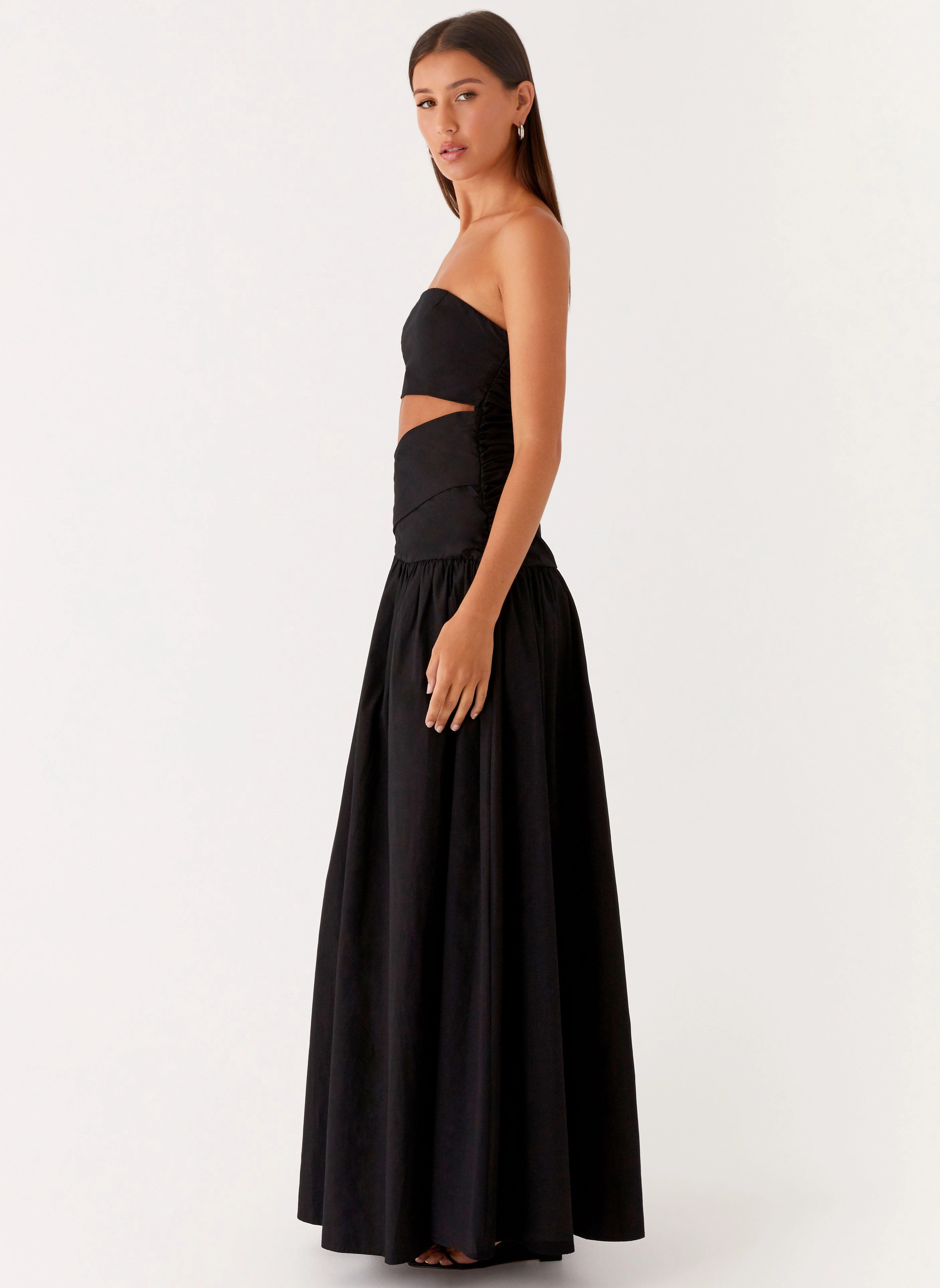 Soft Colorway Elegant Waist Lumen Maxi Dress - Black