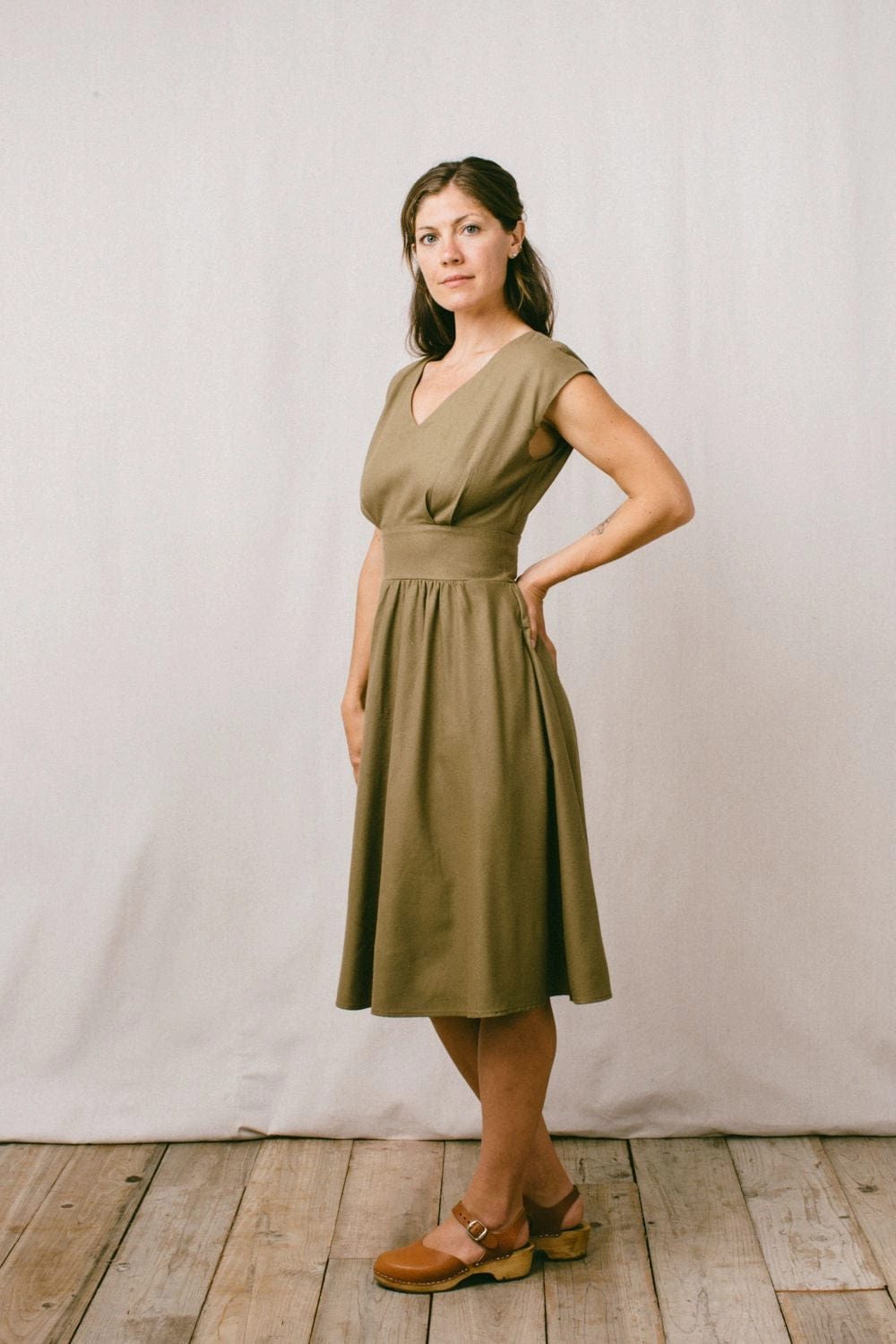 Joy dress in Olive Raw Silk Applique-Detail
