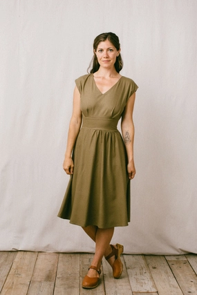 High-waist Joy dress in Olive Raw Silk