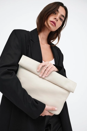 Flora Clutch Everyday Look HypoallergenicConstruction