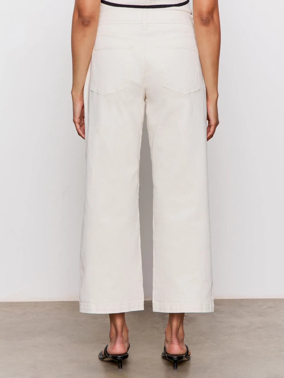 League Crop Jeans Light Oat Effortless Layer