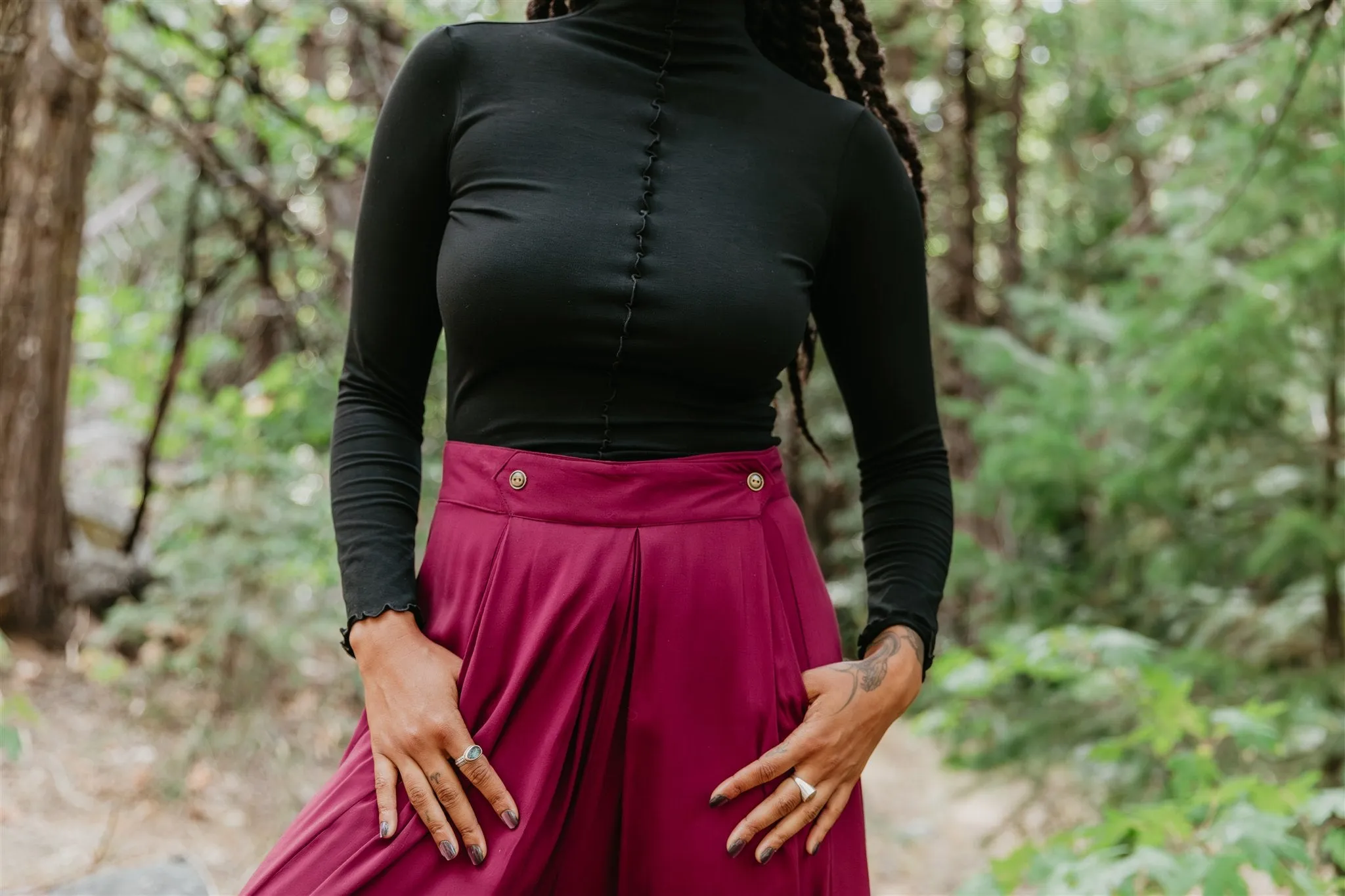AntiStatic Treatment Wavy top in Black Cotton Knit