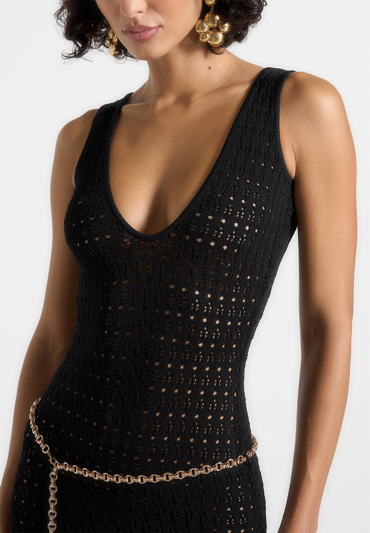 Casual Edge Minimal Core Myriam - Pointelle Plunge Midaxi Dress With Chain - Black