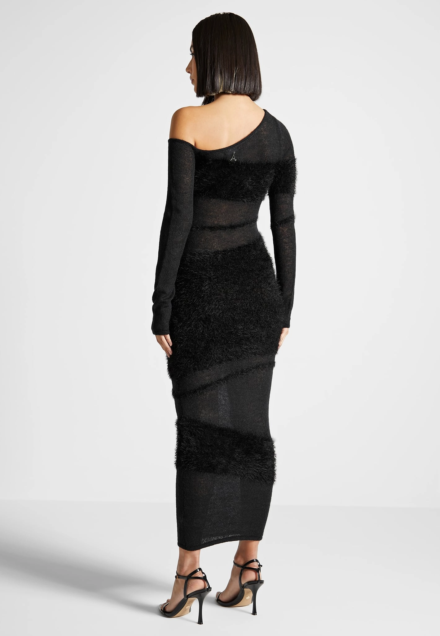 travel mode Warm Undertone Off Shoulder Knitted Maxi Dress - Black