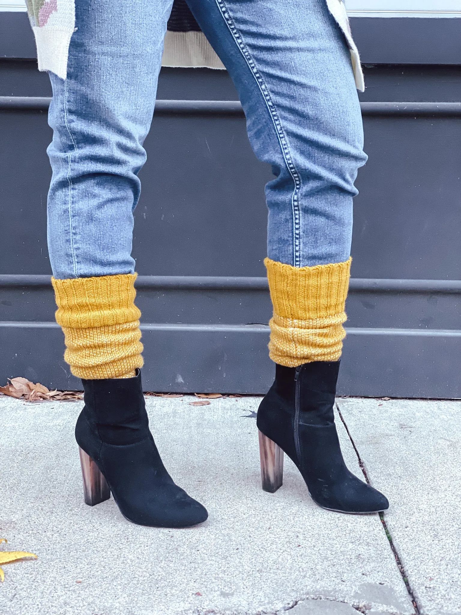Open Work Two-Tone Lounge Socks