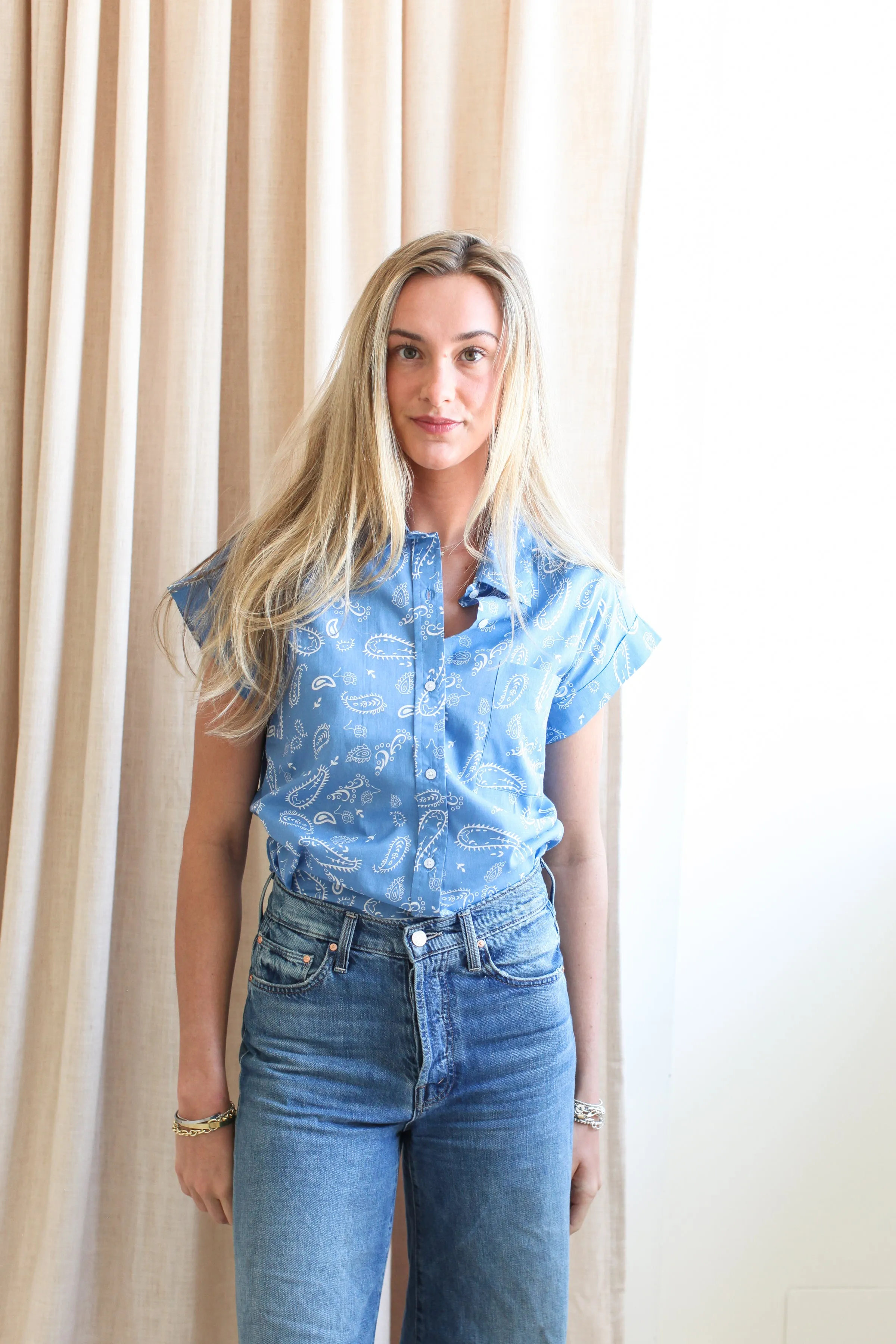 BreathableBackVents MultiDirectionalStretch Paisley Cornflower Blouse