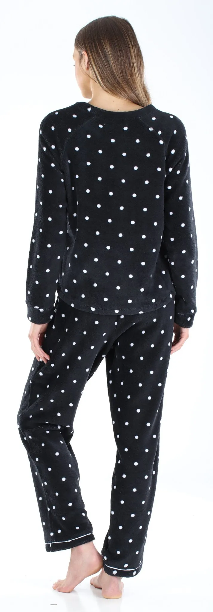 PajamaMania Women’s Fleece Long Sleeve Pajama Set