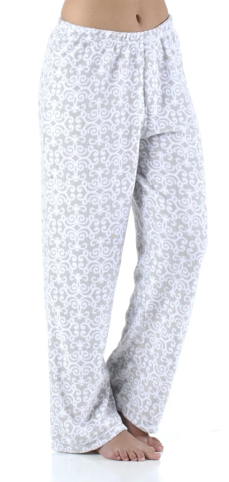 PajamaMania Women’s Fleece Long Sleeve Pajama Set
