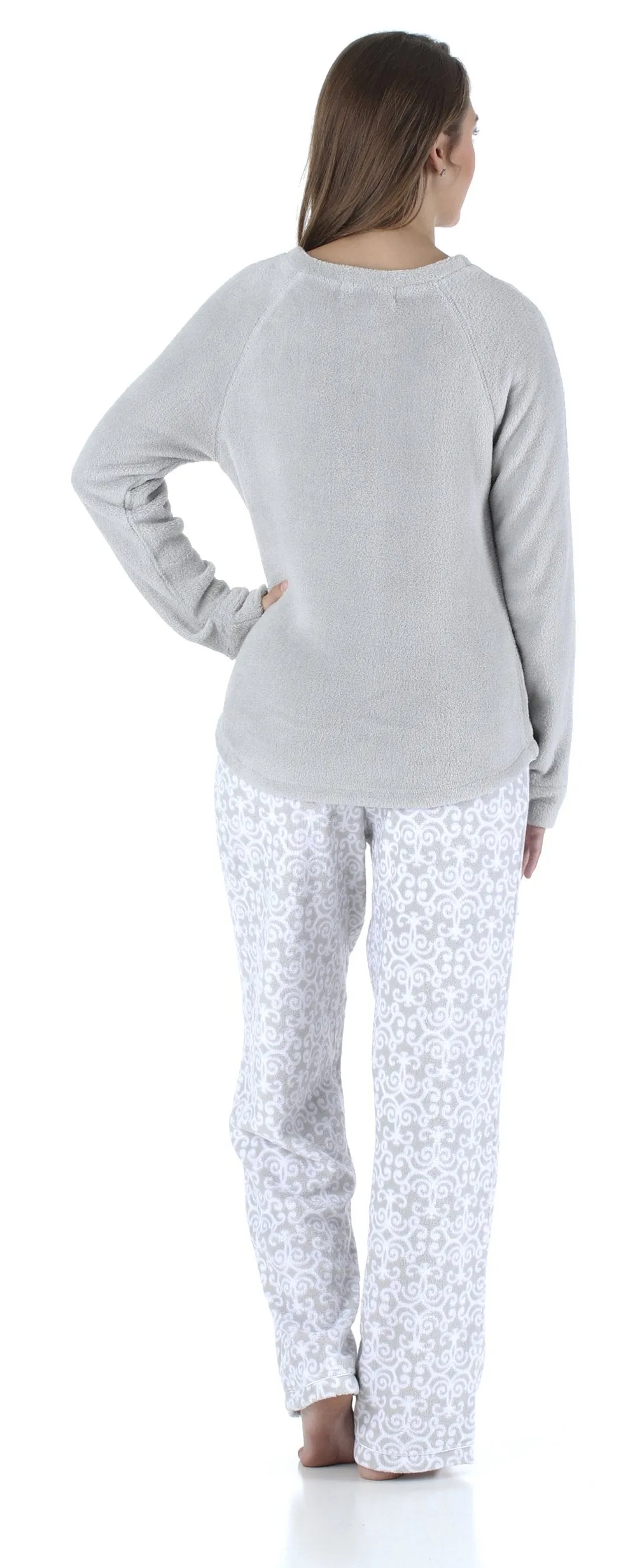 PajamaMania Women’s Fleece Long Sleeve Pajama Set