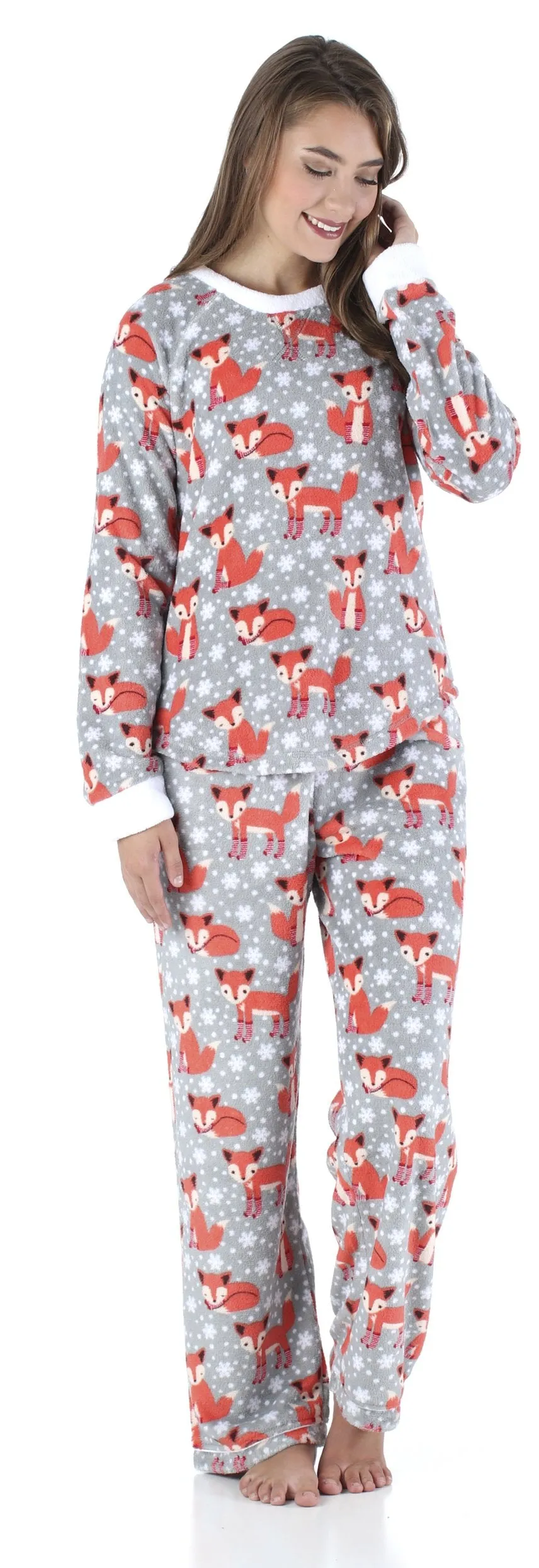 PajamaMania Women’s Fleece Long Sleeve Pajama Set