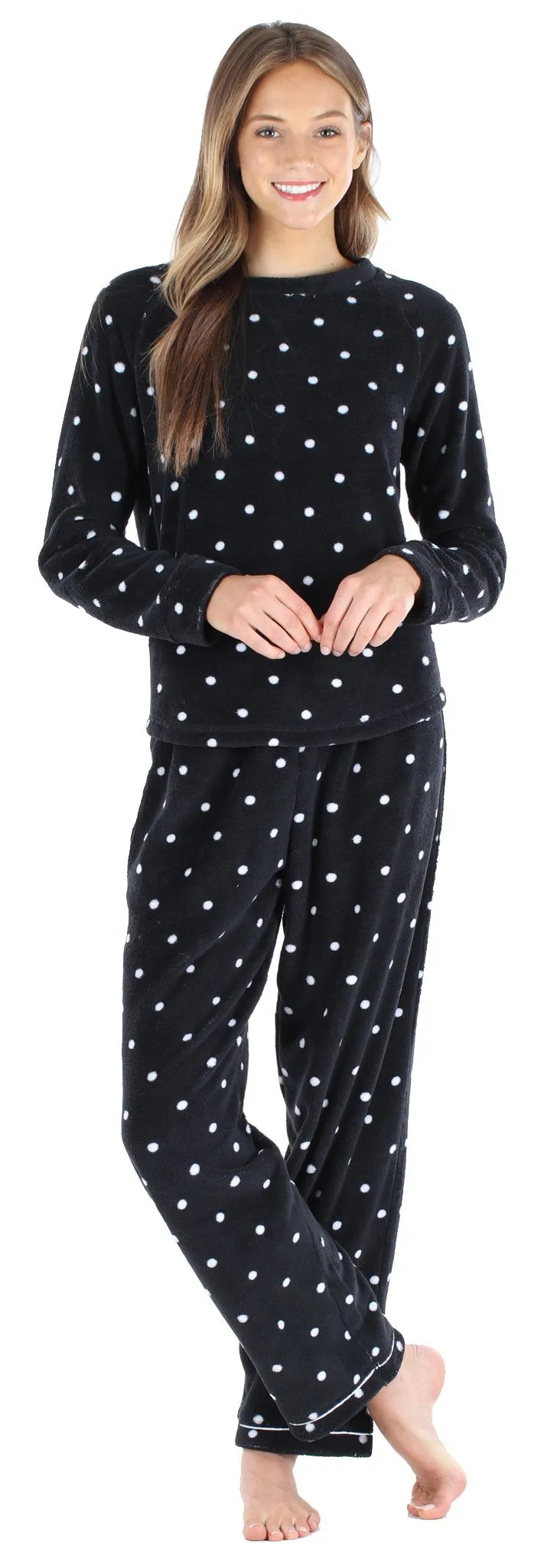 PajamaMania Women’s Fleece Long Sleeve Pajama Set