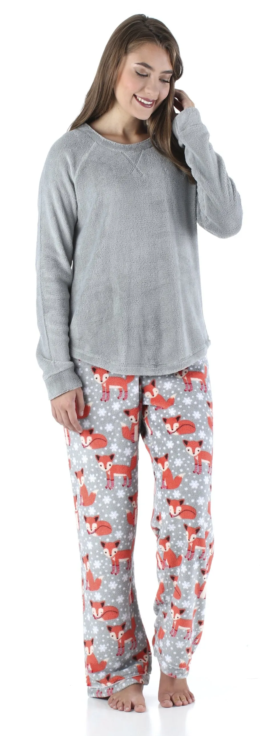 PajamaMania Women’s Fleece Long Sleeve Pajama Set