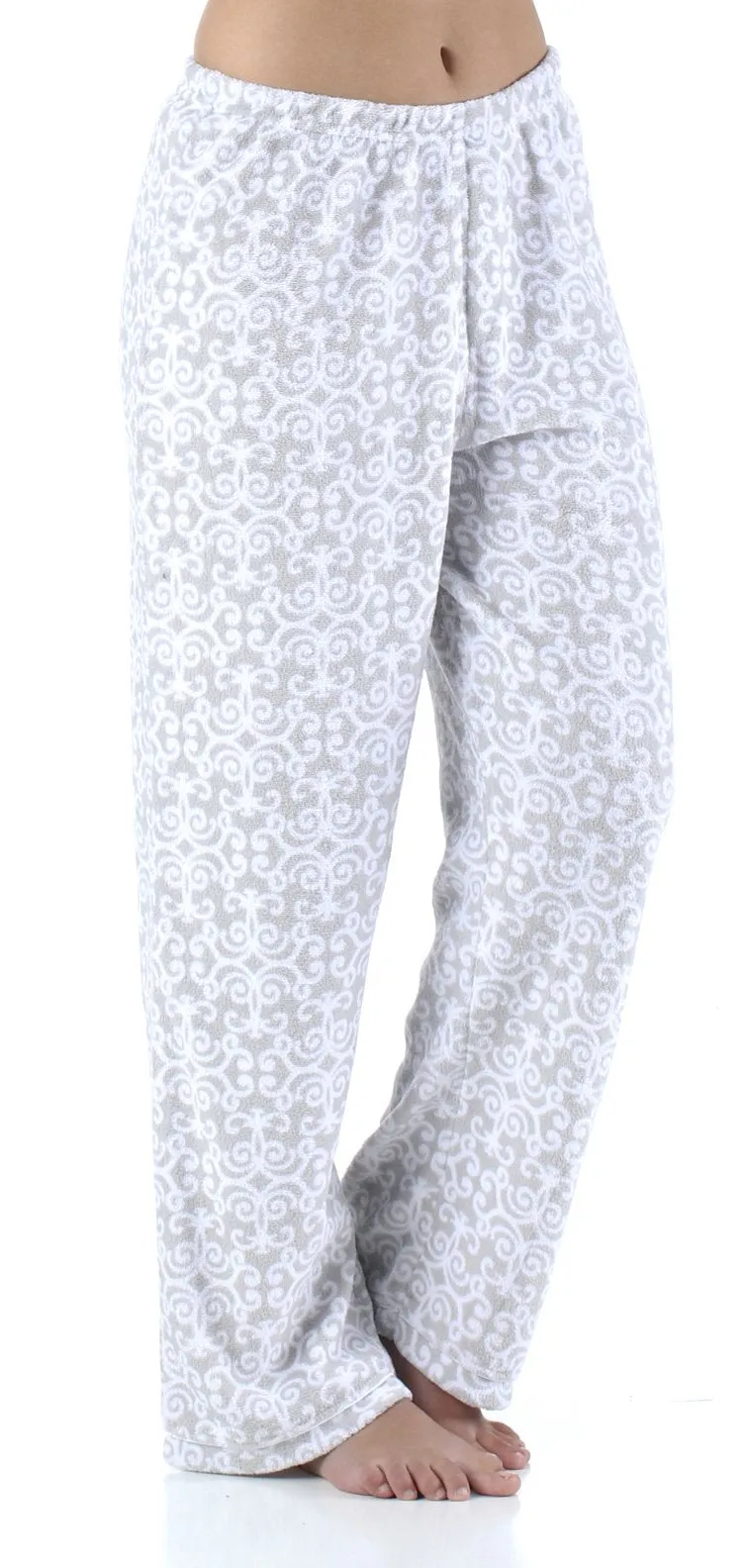 PajamaMania Women’s Fleece Long Sleeve Pajama Set