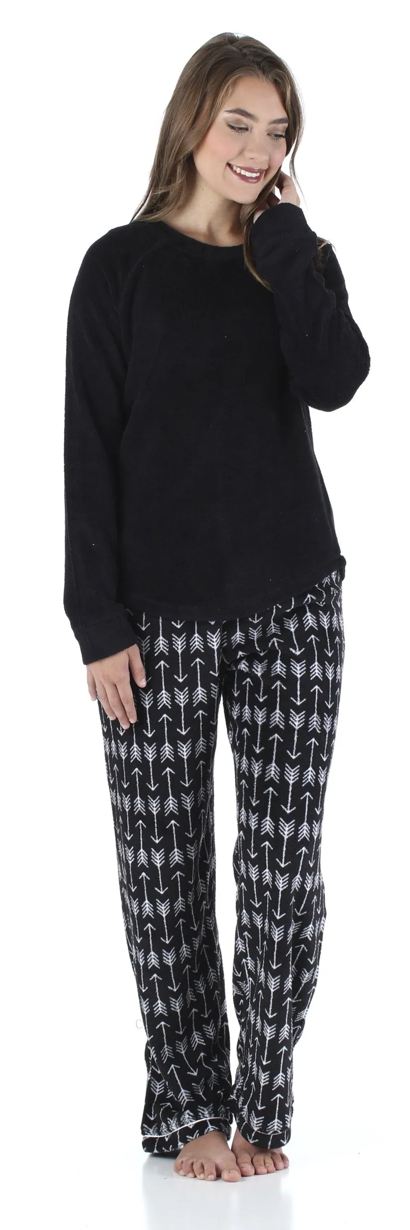 PajamaMania Women’s Fleece Long Sleeve Pajama Set