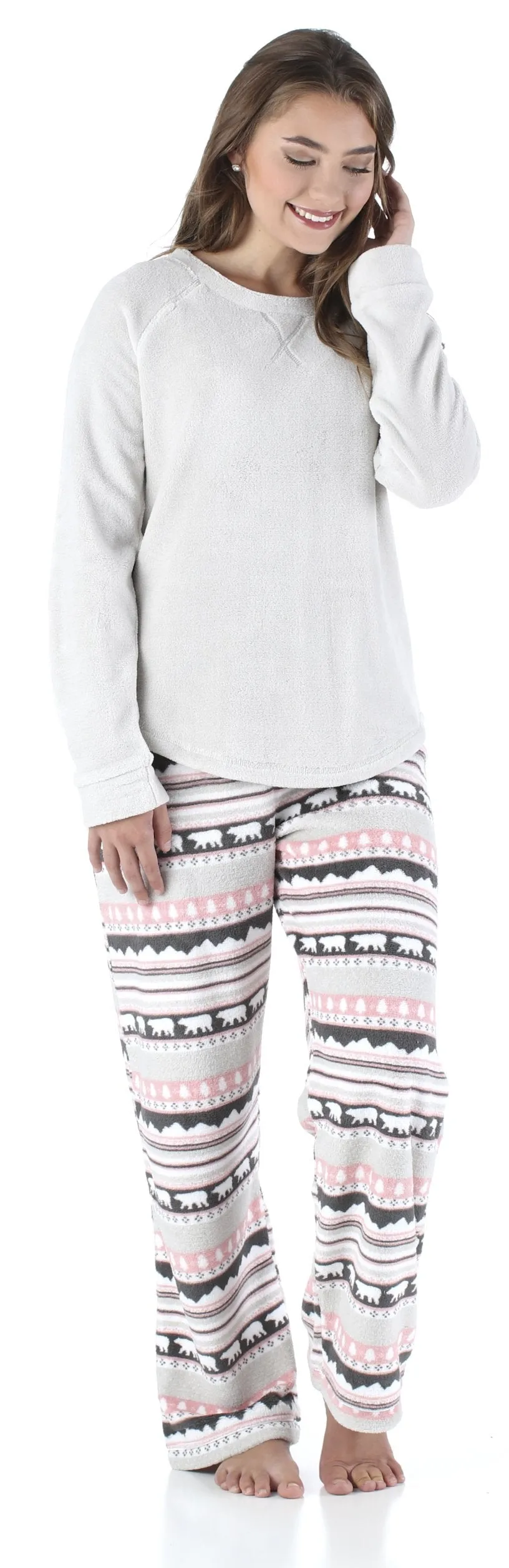 PajamaMania Women’s Fleece Long Sleeve Pajama Set