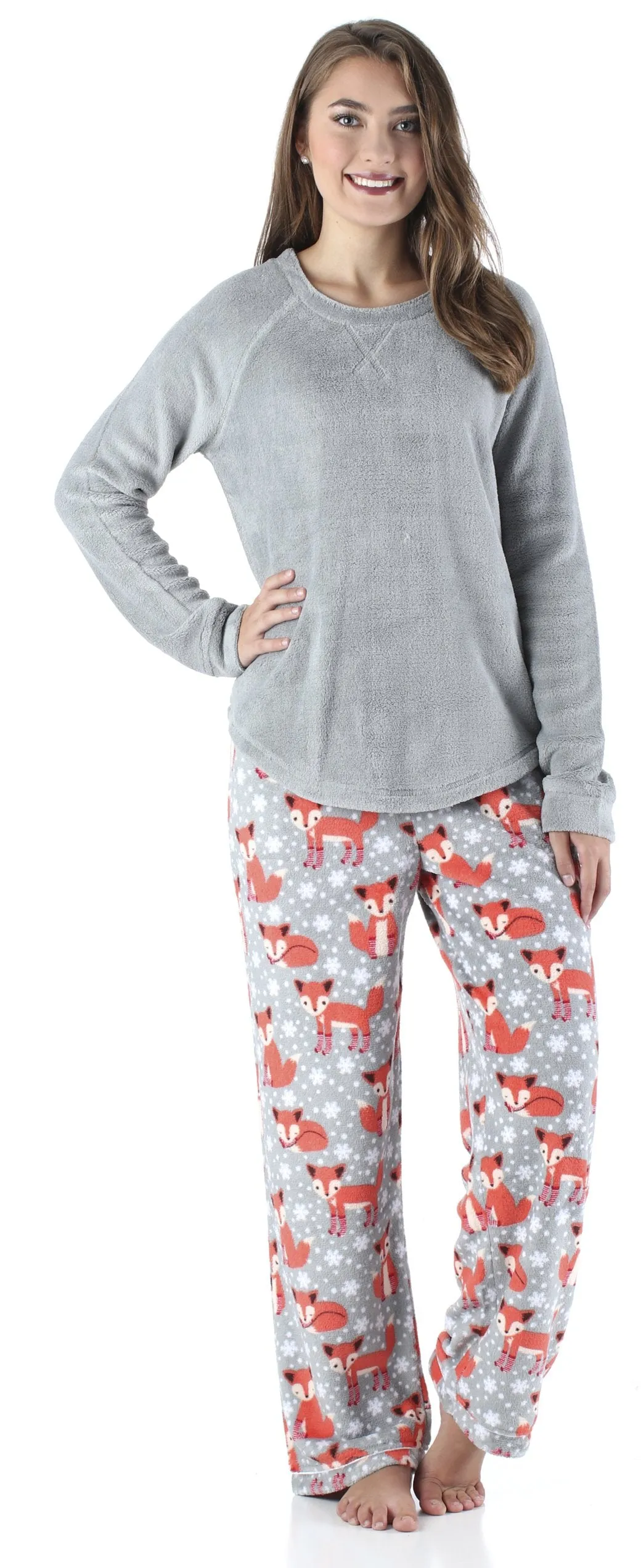 PajamaMania Women’s Fleece Long Sleeve Pajama Set