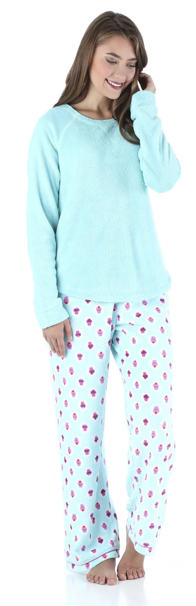 PajamaMania Women’s Fleece Long Sleeve Pajama Set