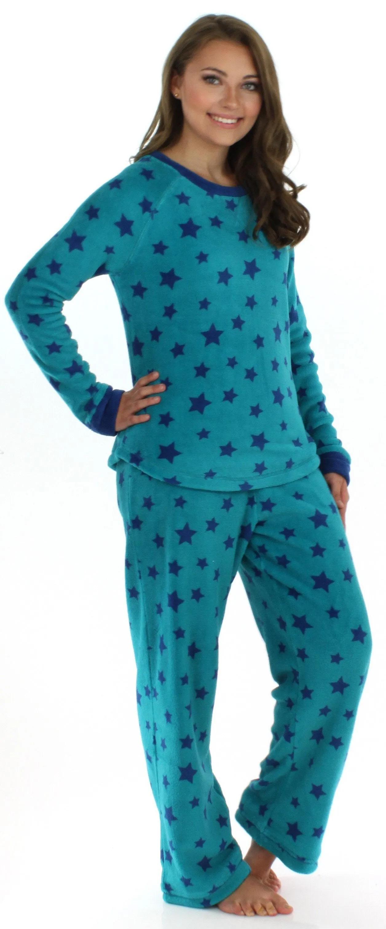 PajamaMania Women’s Fleece Long Sleeve Pajama Set