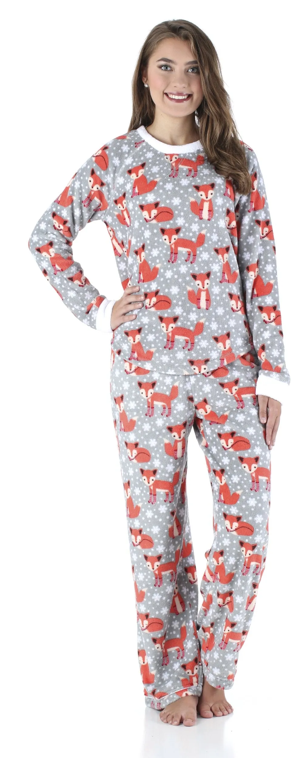 PajamaMania Women’s Fleece Long Sleeve Pajama Set