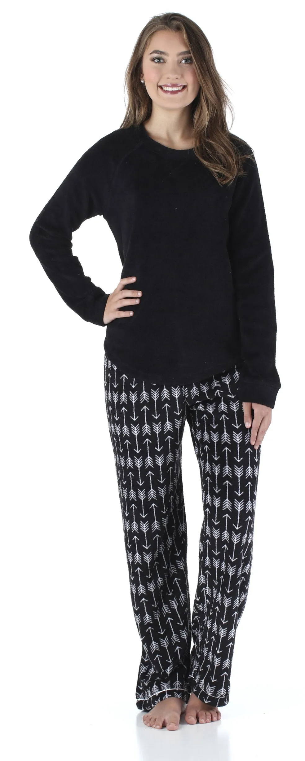 PajamaMania Women’s Fleece Long Sleeve Pajama Set