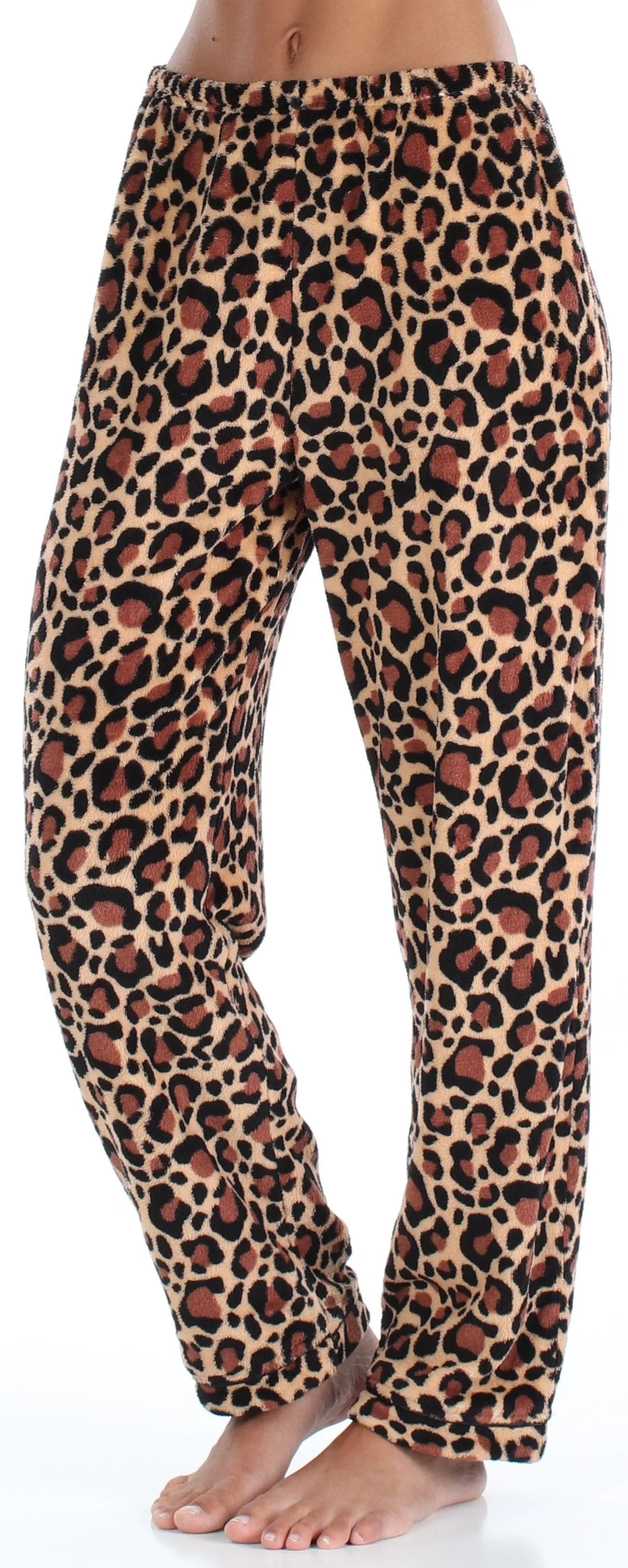 PajamaMania Women’s Fleece Long Sleeve Pajama Set