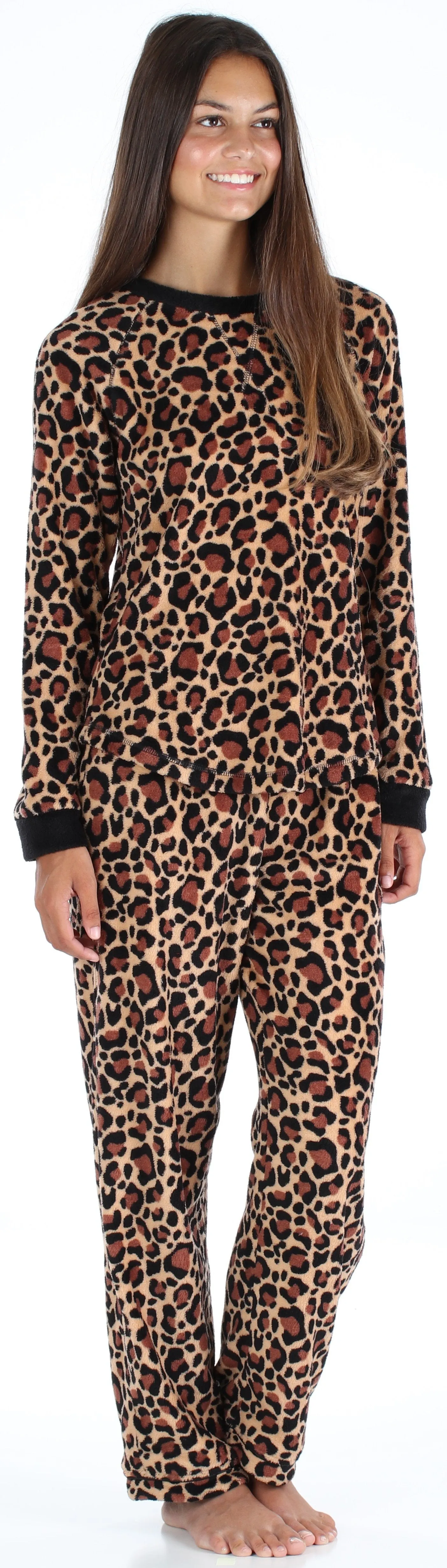 PajamaMania Women’s Fleece Long Sleeve Pajama Set