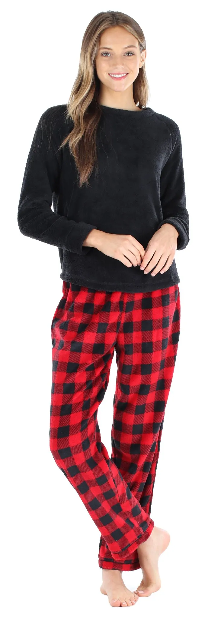 PajamaMania Women’s Fleece Long Sleeve Pajama Set
