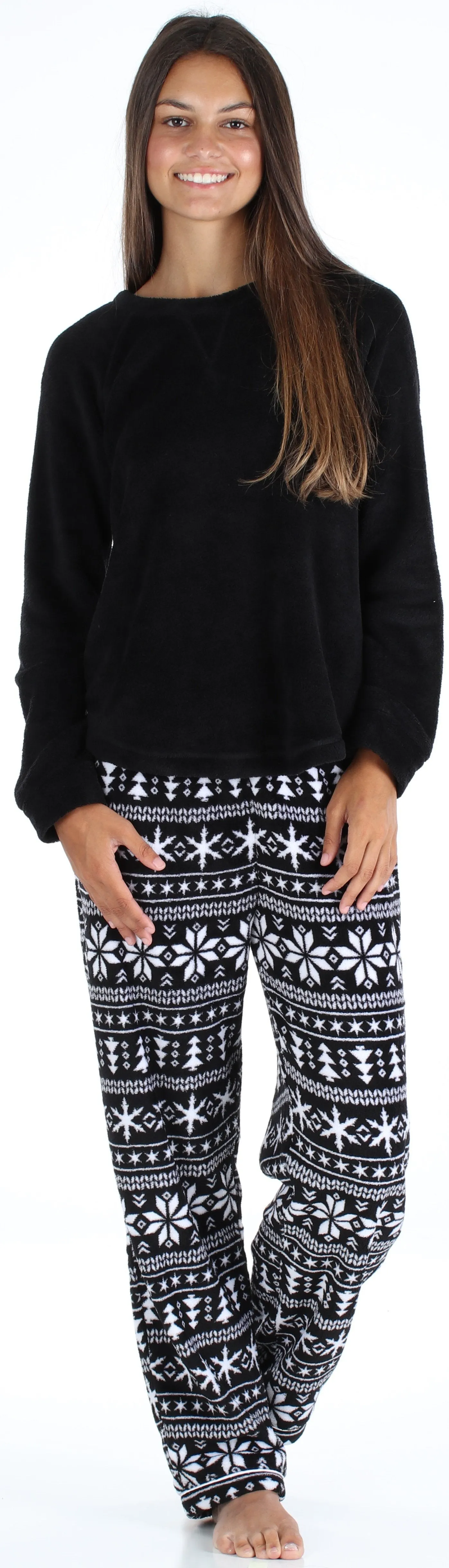 PajamaMania Women’s Fleece Long Sleeve Pajama Set