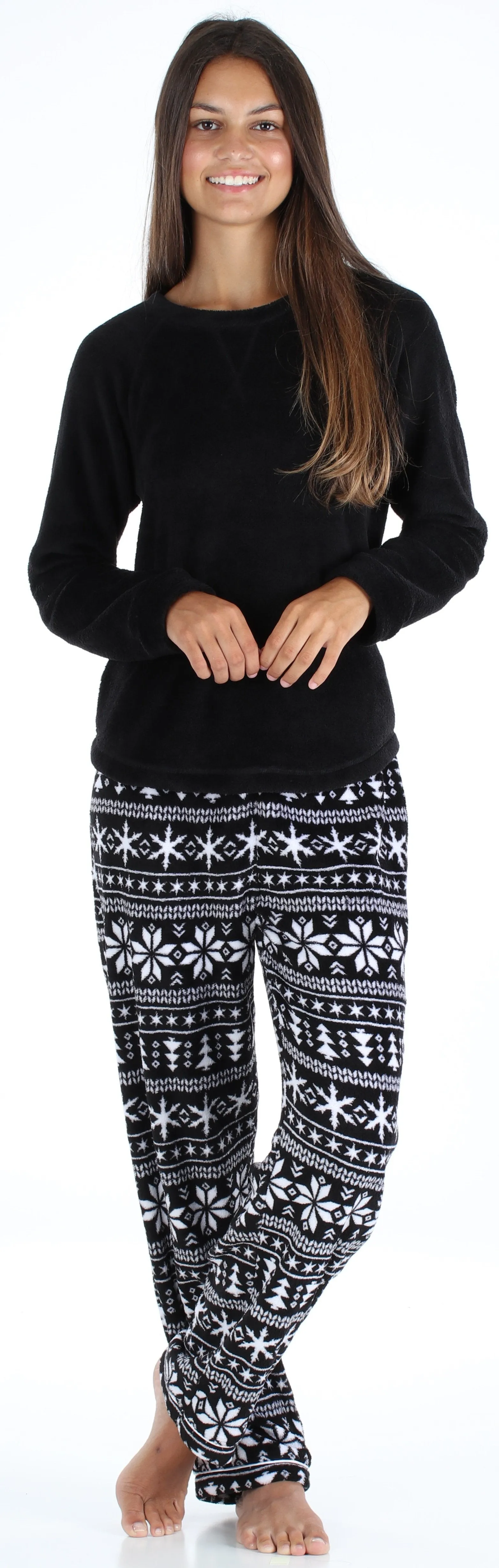 PajamaMania Women’s Fleece Long Sleeve Pajama Set