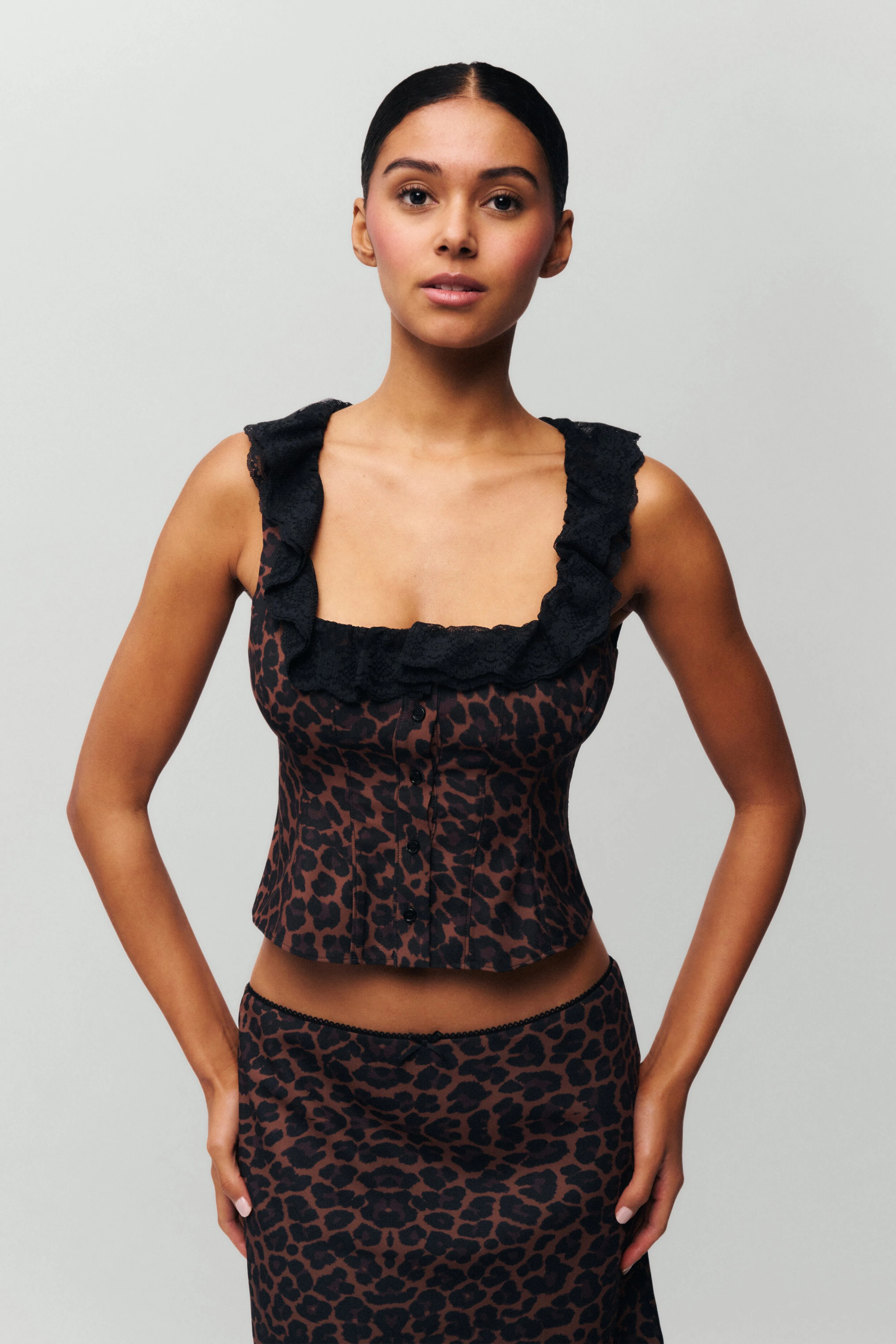 Reinforced Shoulders AntiStaticTreatment Paloma Lace Top