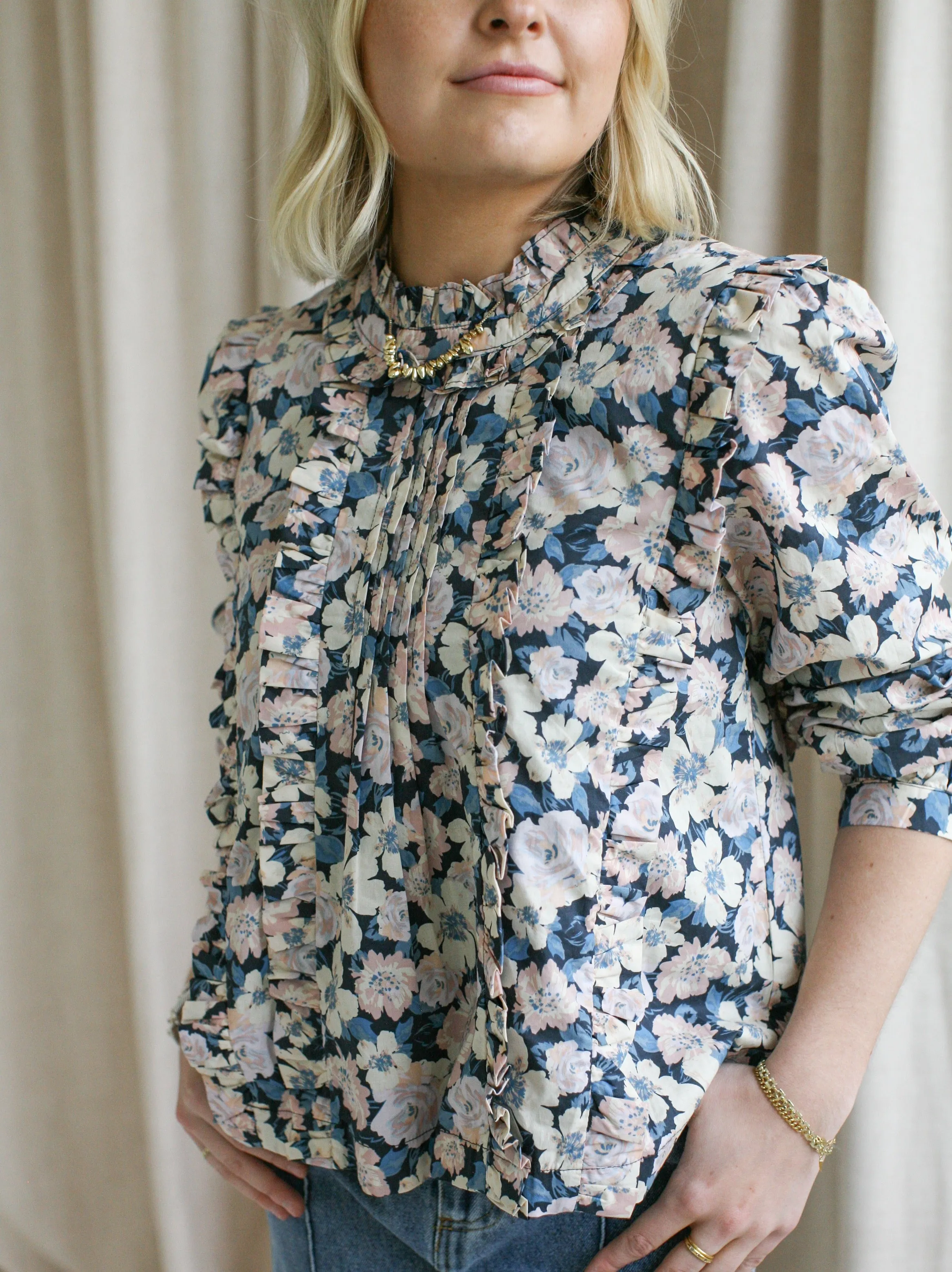 DurableCollarStays Biodegradable material Penelope Floral Blouse