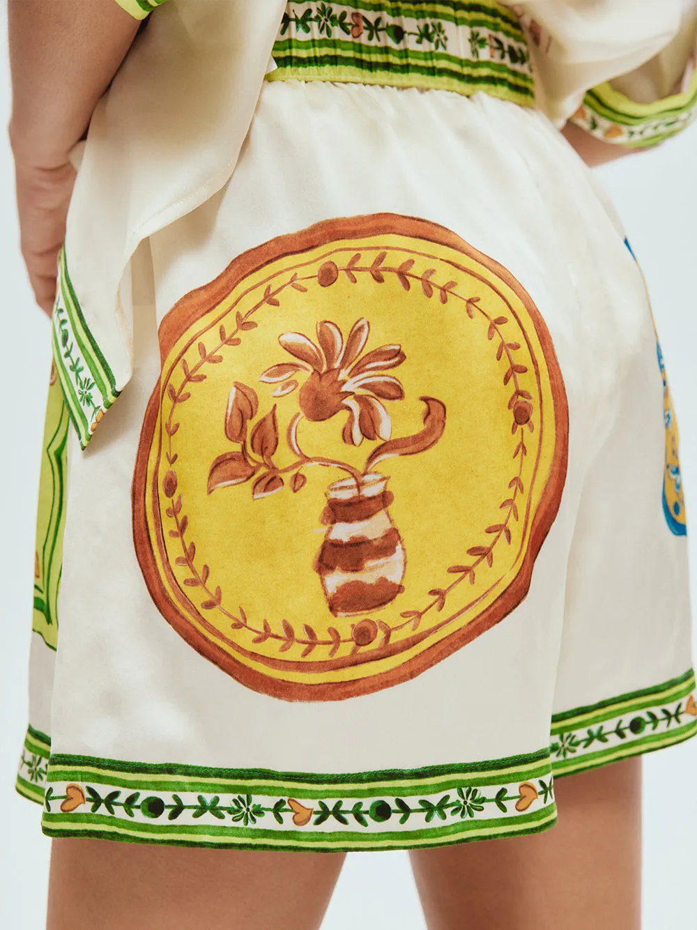 Porcelain Silk Short (Cream)