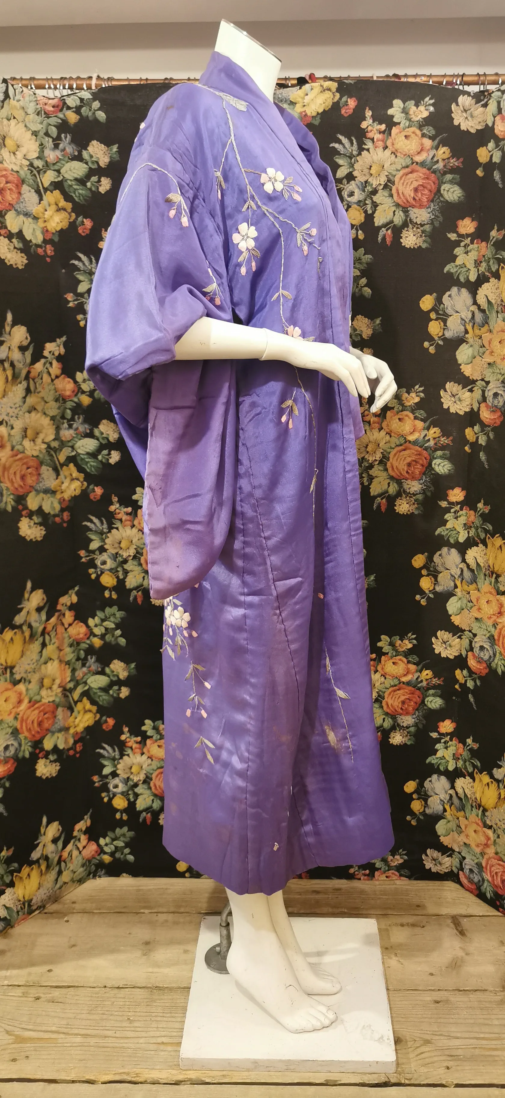 Purple embroidered kimono