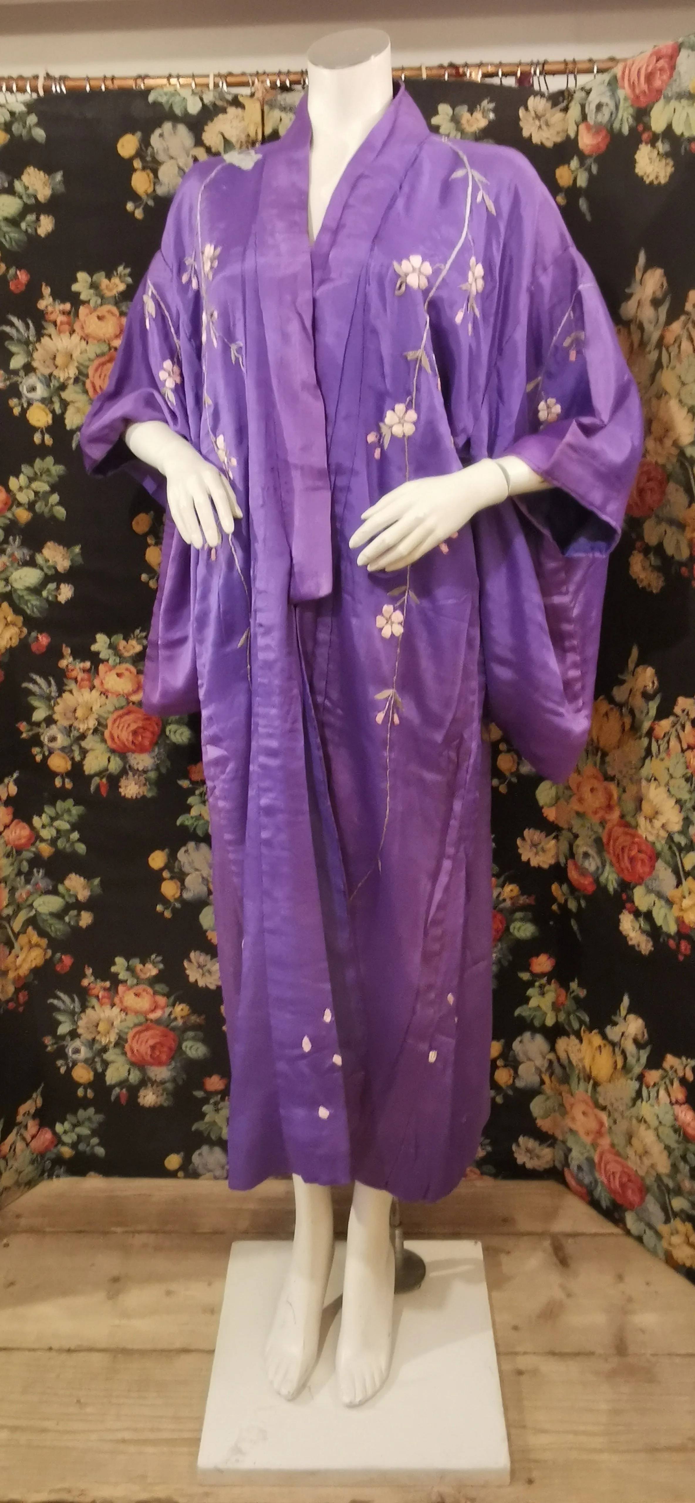 Purple embroidered kimono