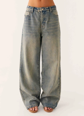 Keanna Low Rise Denim Jeans - Dirty Wash Sophisticated Look
