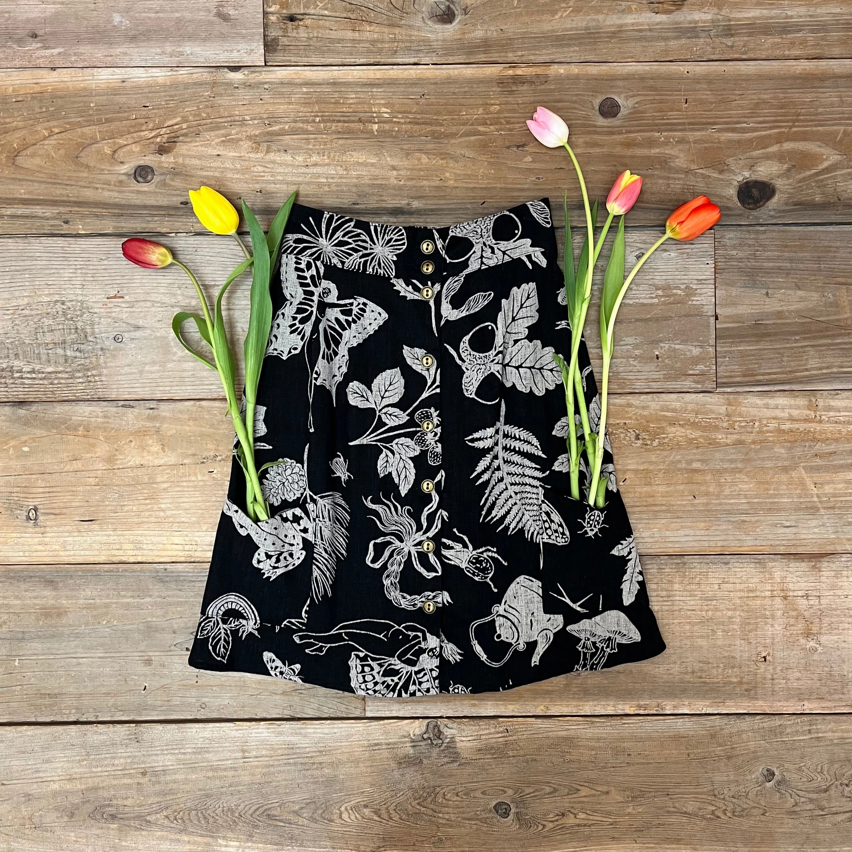 Comfy Movement Chic Vibe Rah Rah Skirt in Black Woodland Wonder