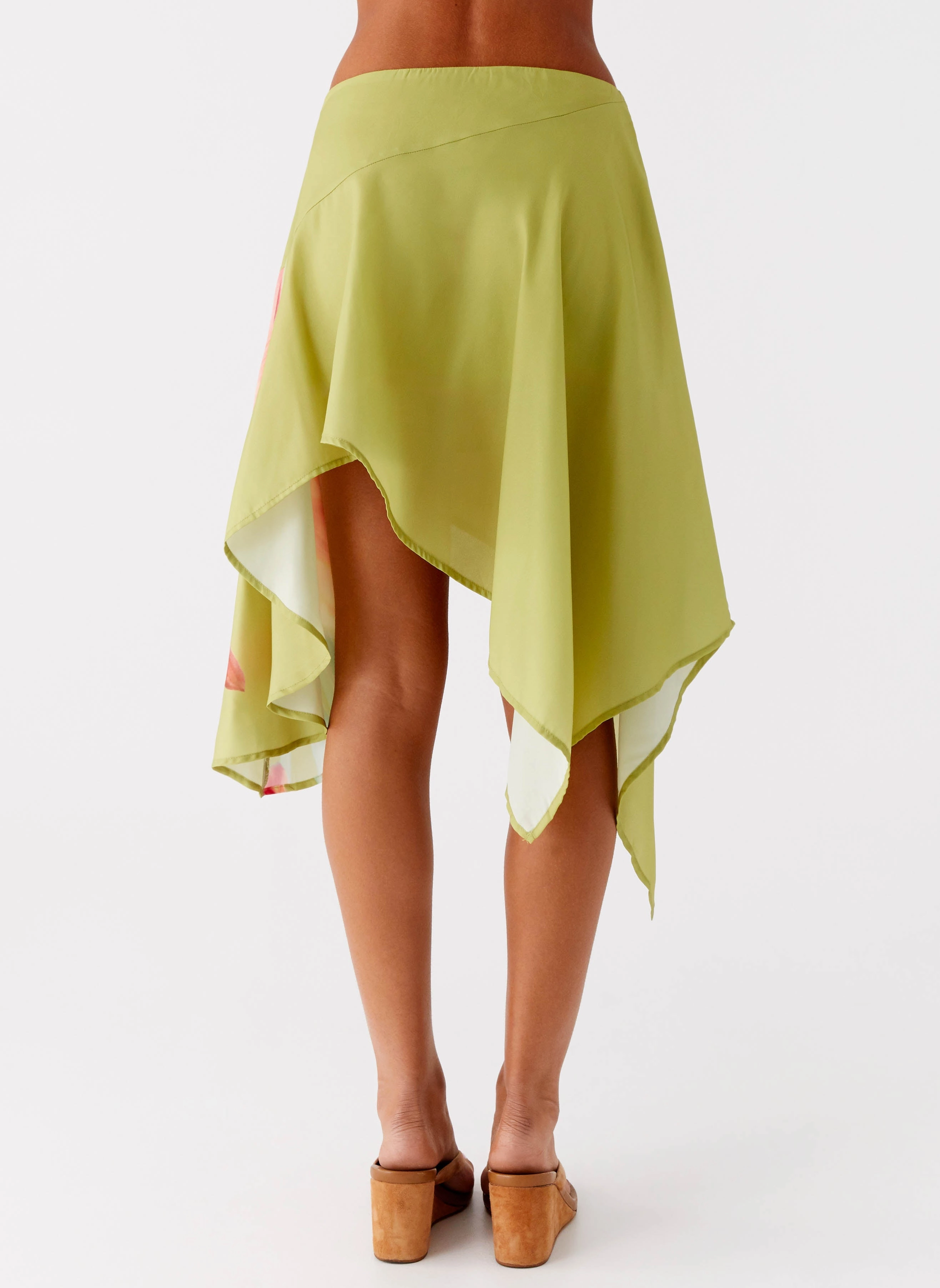 Tapered Cut Kia Low Rise Asymmetrical Midi Skirt - Jungle Floral