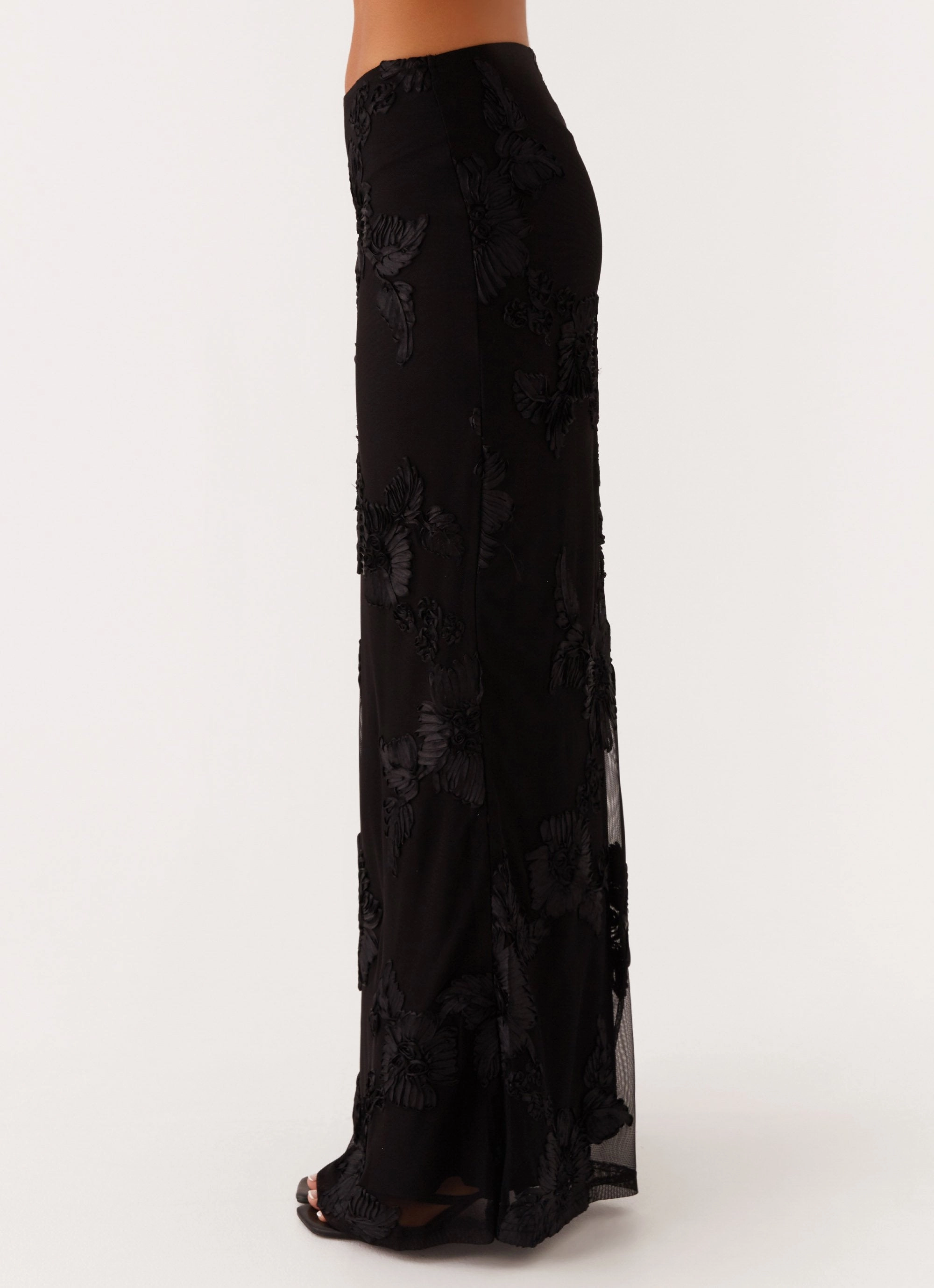 Quilted Texture Radiate Maxi Skirt - Black