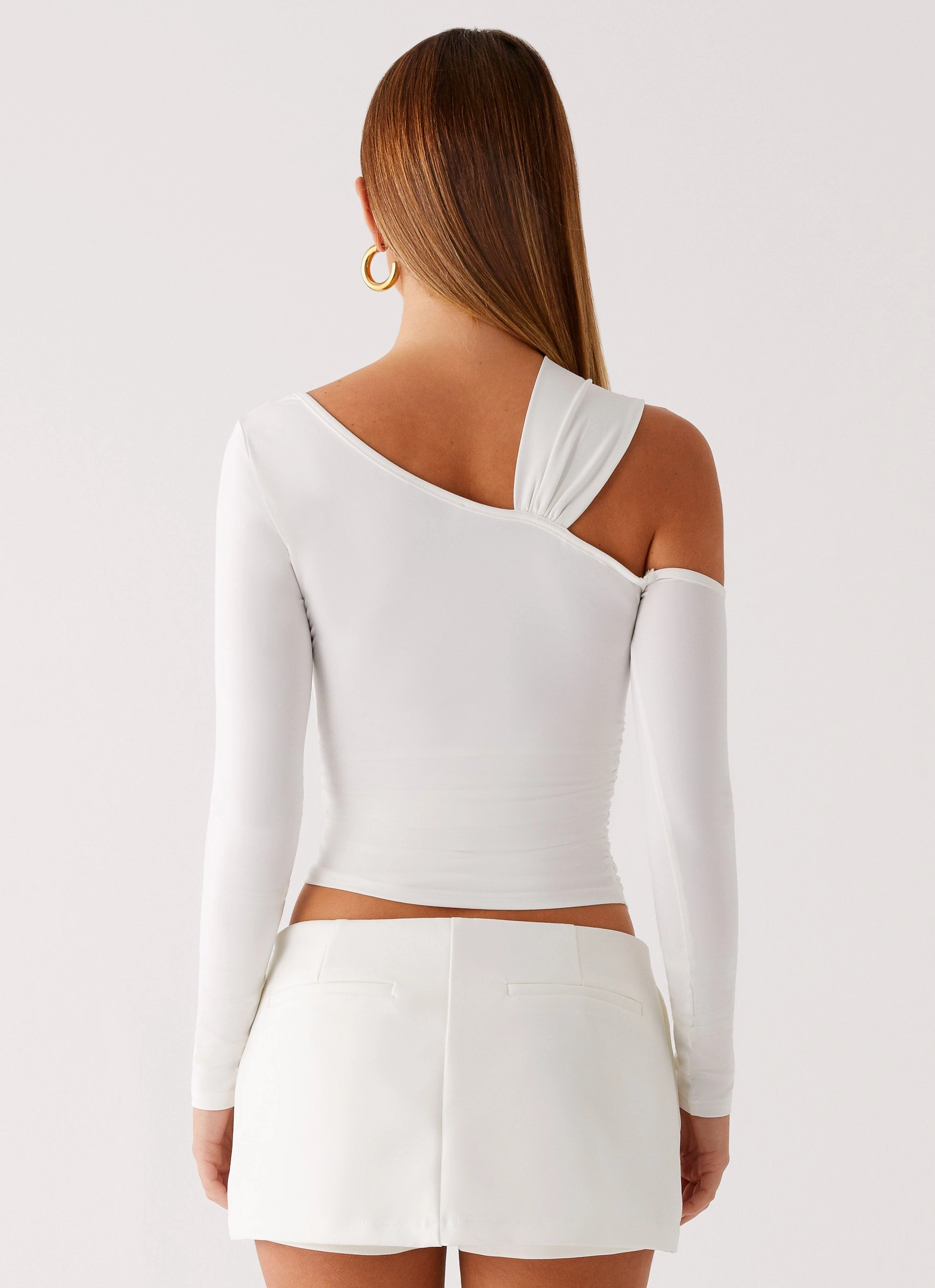 Cloud Kiss Asymmetric Long Sleeve Top - Cream LowMaintenanceMaterial Sporty T-shirt